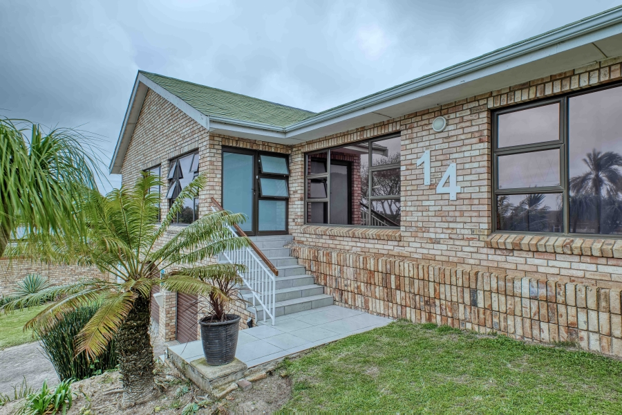 4 Bedroom Property for Sale in Lovemore Heights Estate Eastern Cape